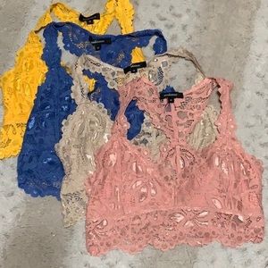 Nwot Lace bralets bundle